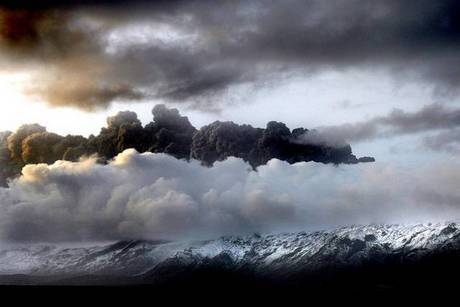 Volcanic ash shuts air space across Europe
